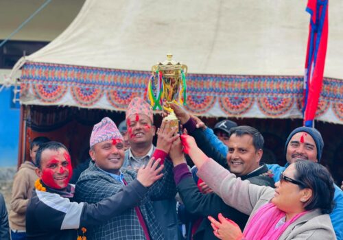 बेथानचोक गाउँपालिकास्तरीय राष्ट्रपति रनिङ शिल्डको उपाधि पार्वती माविको हातमा