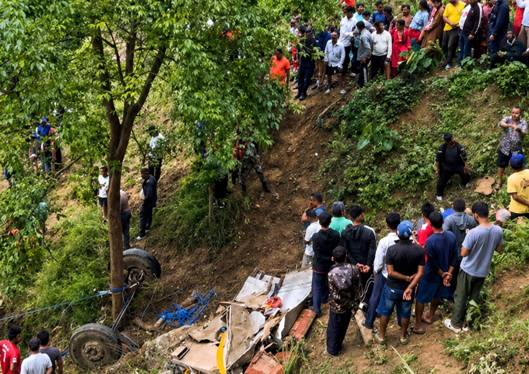 बुच्चाकोट बस दुर्घटनामा परी मृत्यु हुने ४ जनाको पहिचान खुल्यो