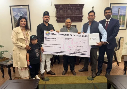 केम्यान आइल्याण्डका नेपालीद्वारा सरकारलाई ज्ञापनपत्र, बाढीपहिरो पीडितका लागि १२ हजार डलर सहयोग